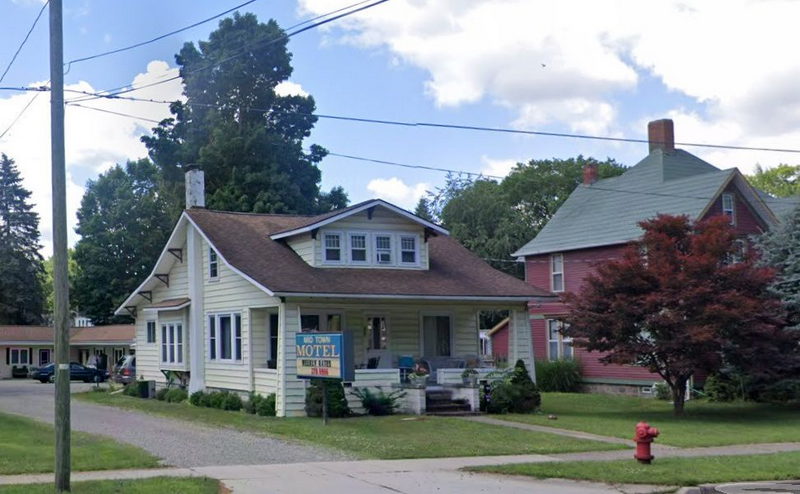 Midtown Motel (Dar-Bea Motel) - Street View